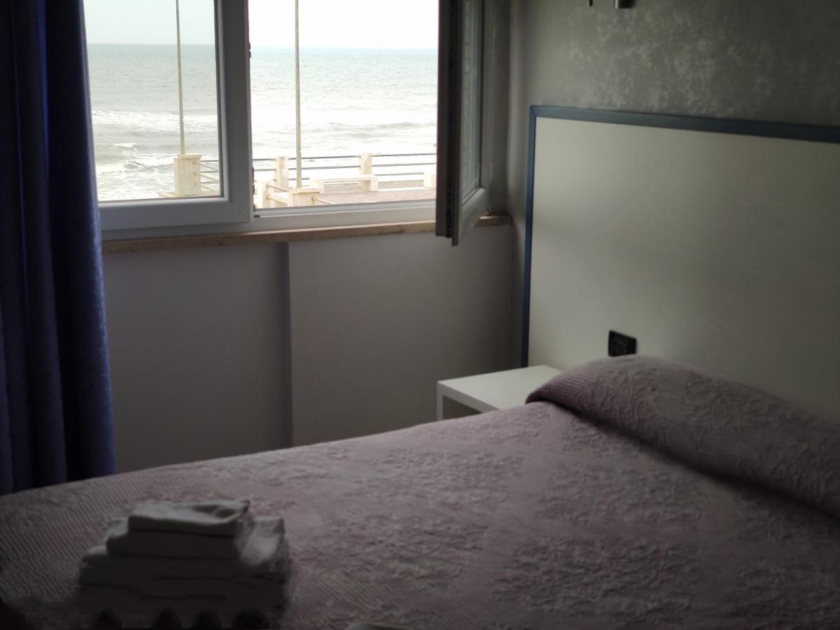 Alex & Lorenz Hotel Торваяника Экстерьер фото