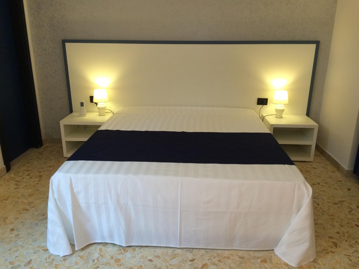Alex & Lorenz Hotel Торваяника Экстерьер фото