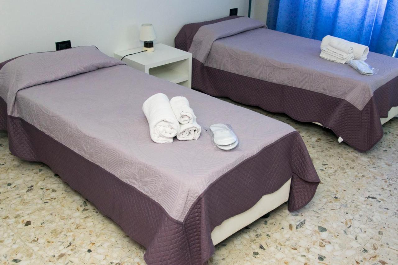 Alex & Lorenz Hotel Торваяника Экстерьер фото